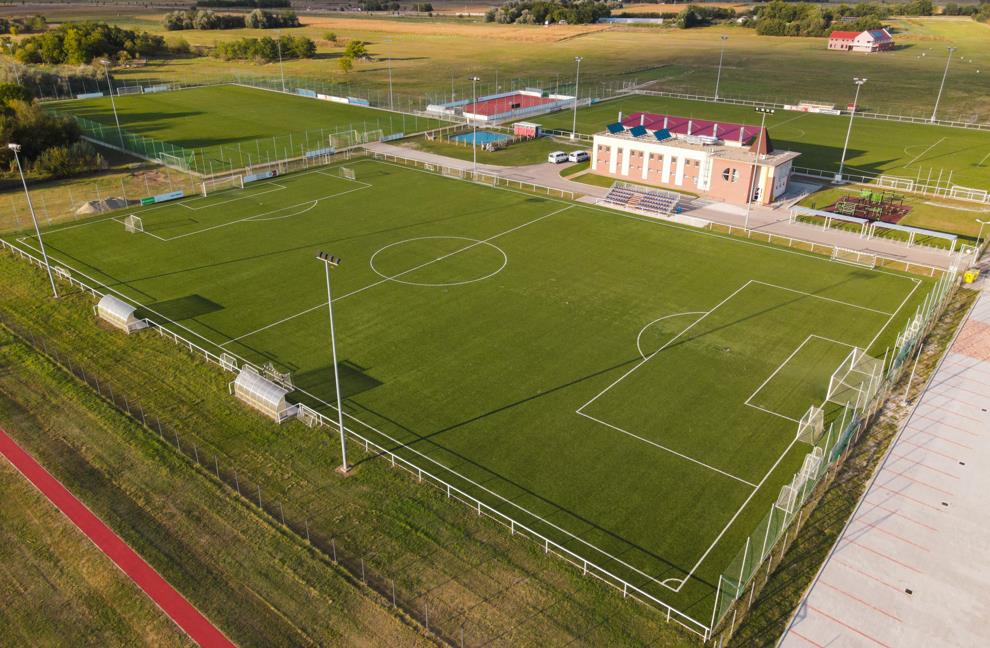 Móradombi Sportközpont MŰFÜVES labdarúgó pálya